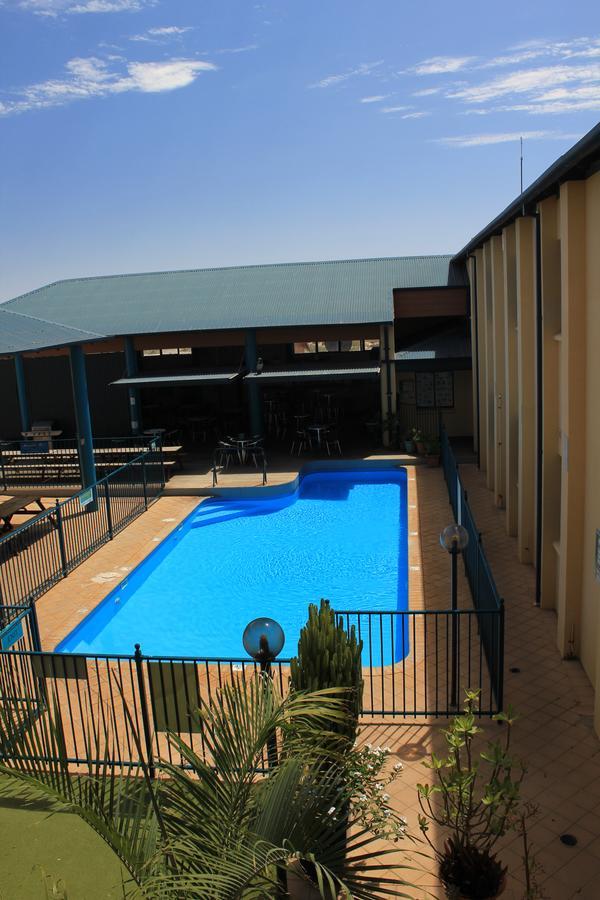 コーラル・ベイ Ningaloo Club Backpackersホステル エクステリア 写真