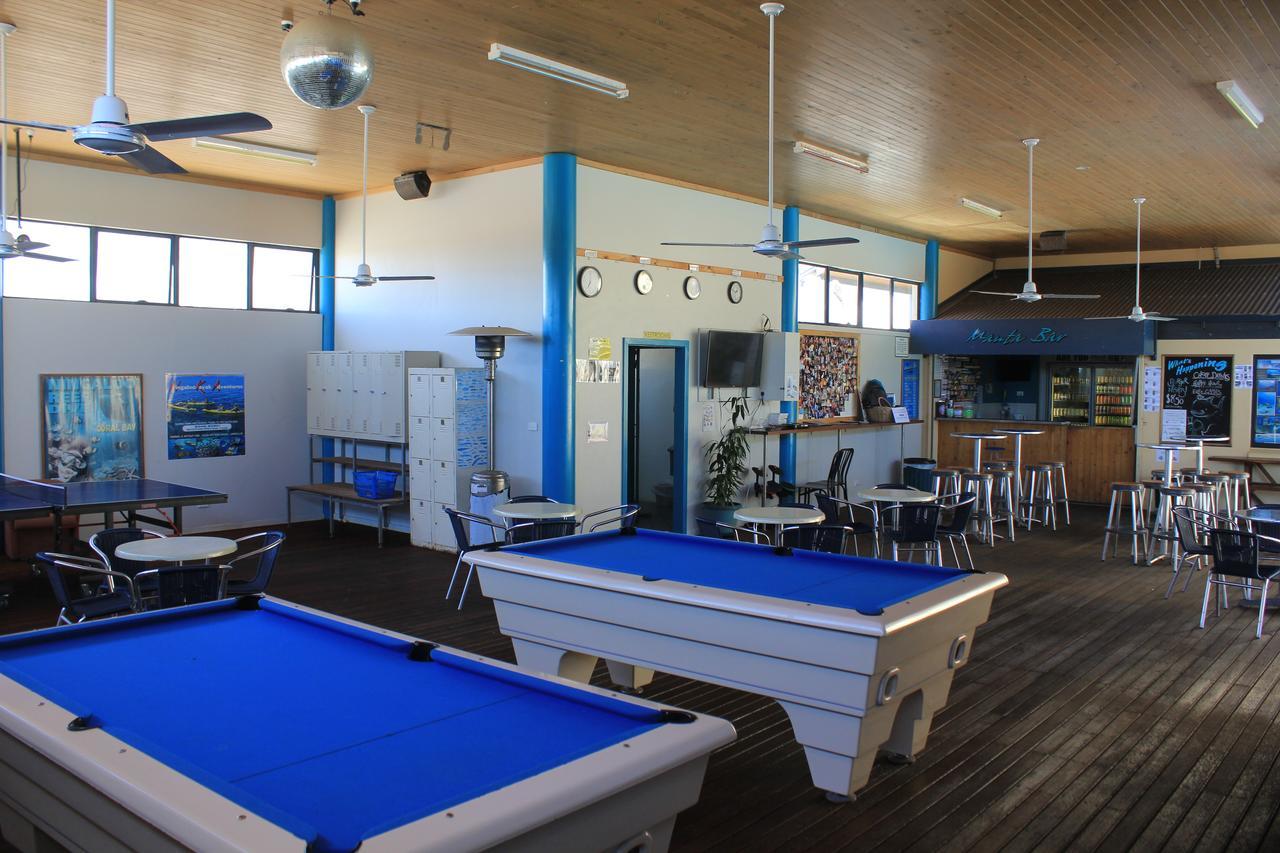 コーラル・ベイ Ningaloo Club Backpackersホステル エクステリア 写真