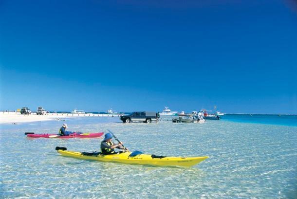 コーラル・ベイ Ningaloo Club Backpackersホステル エクステリア 写真